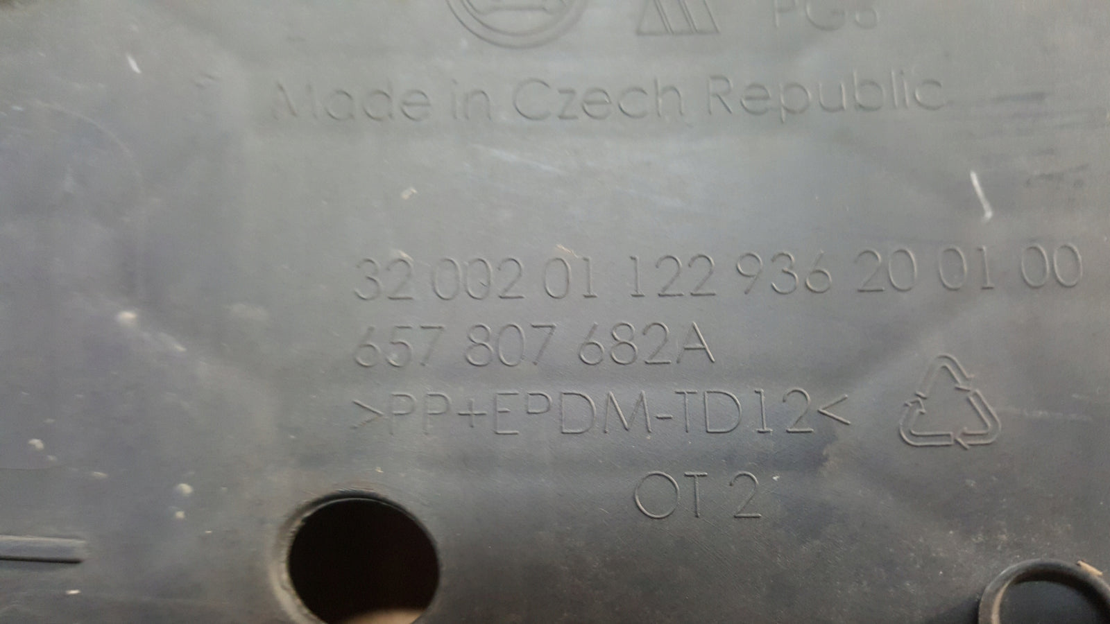 Skoda Scala kratka zderzaka prawa 657807682A