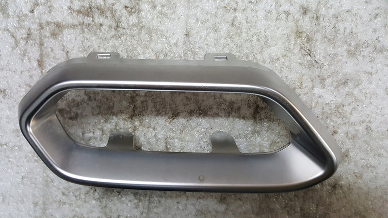 Seat Arona 2022 osłona wydechu nakładka zderzaka chrom prawa 6F9807834C