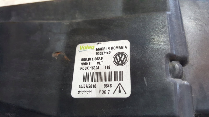Prawy halogen VW GOLF VII 5G0941662F demontaż