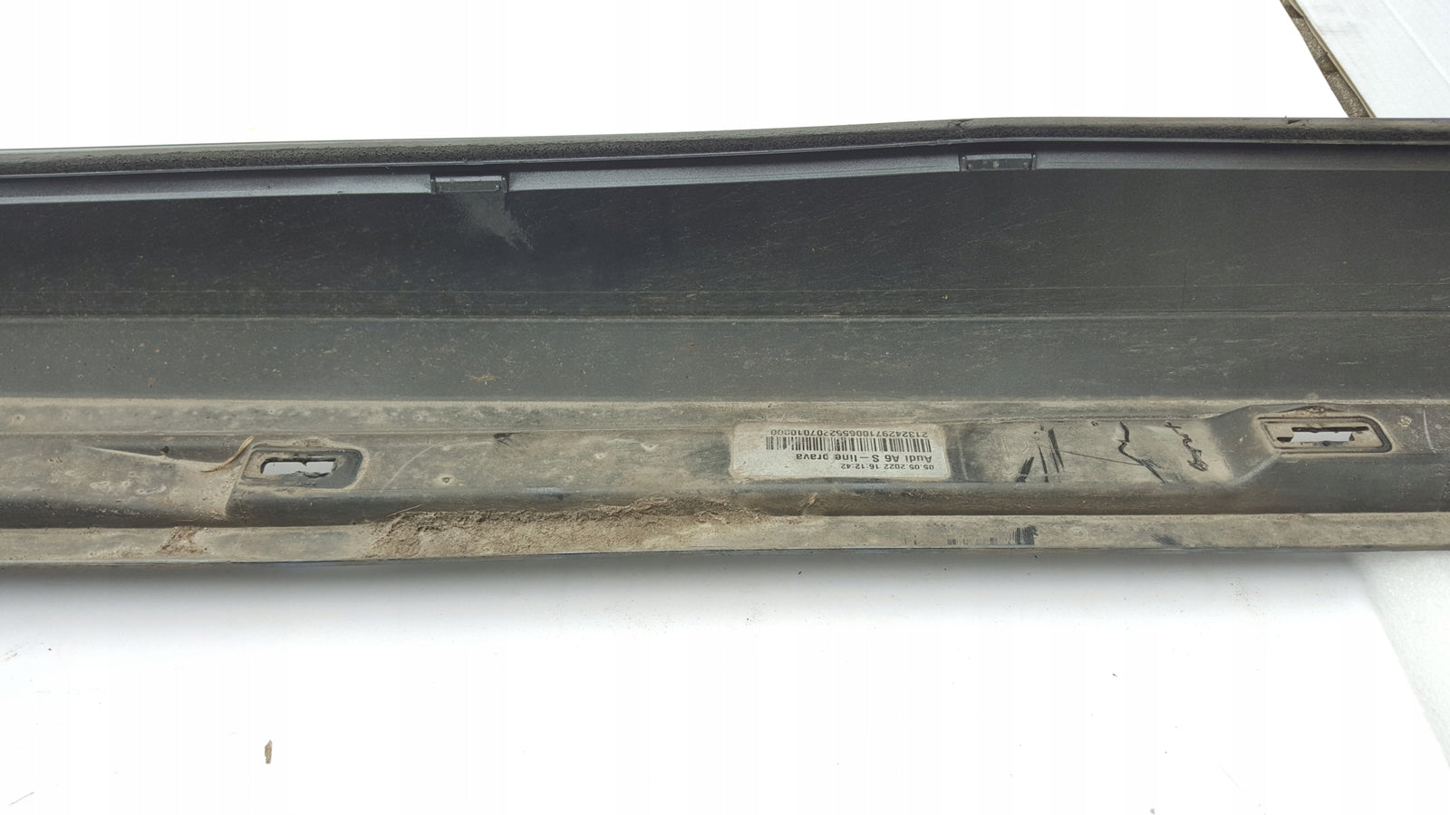 Listwa progowa prawa strona AUDI A6 (C8) S-LINE 4K0853856A demontaż