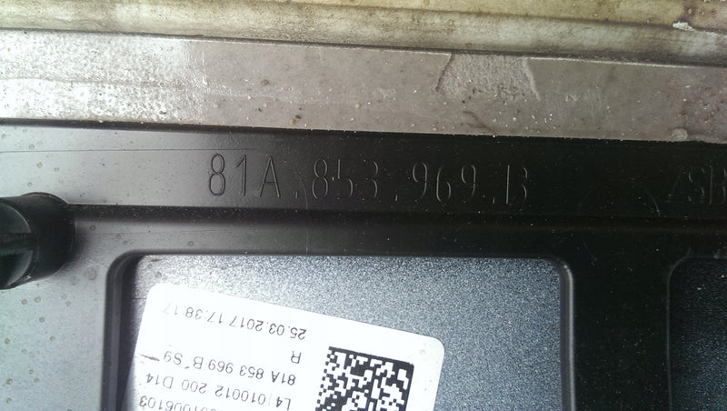 Listwa drzwi lewy tył AUDI Q2 81A853969B