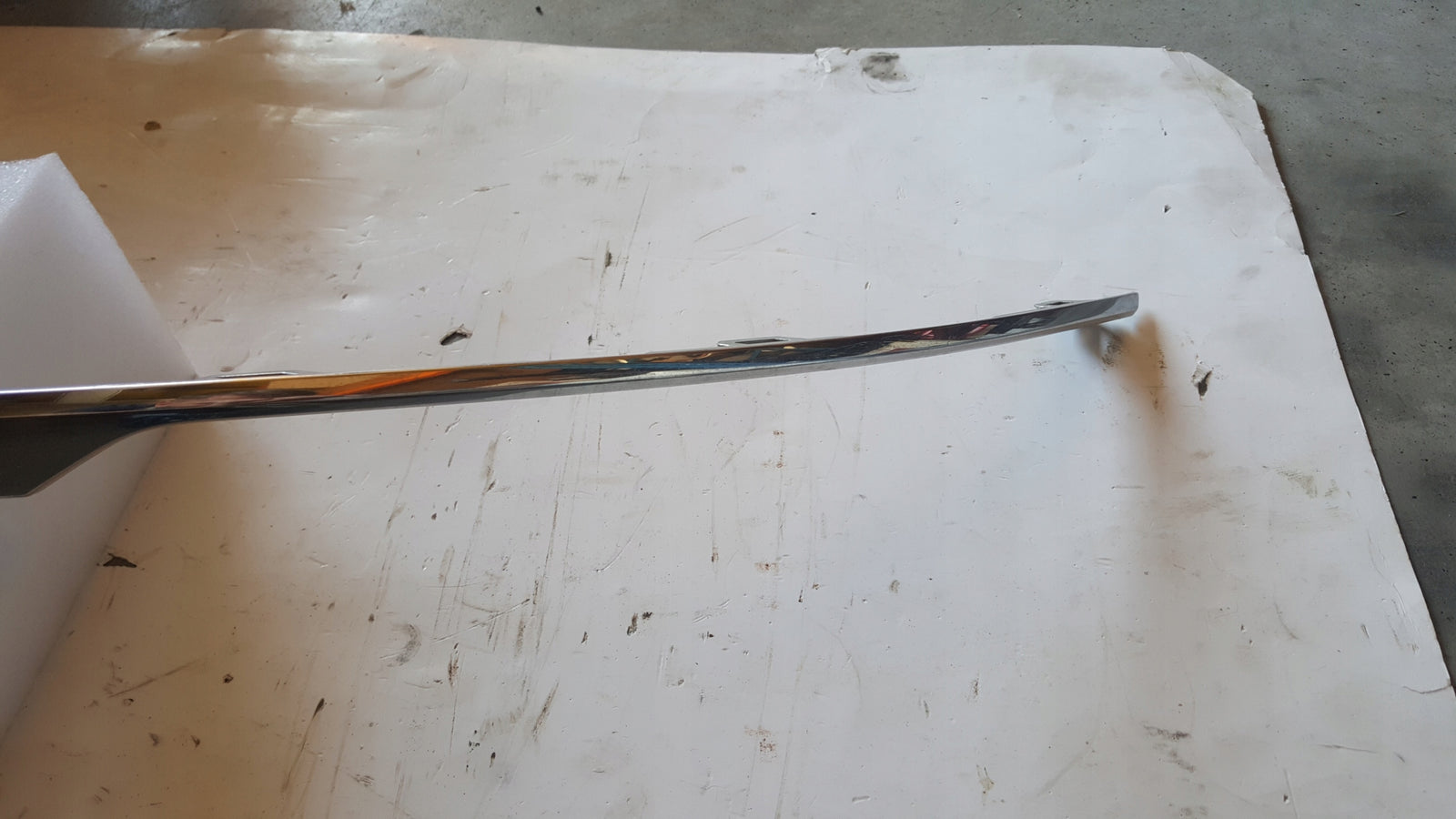 Listwa chrom zderzaka lewy tył VW PASSAT (B8) 3G0853841 demontaż