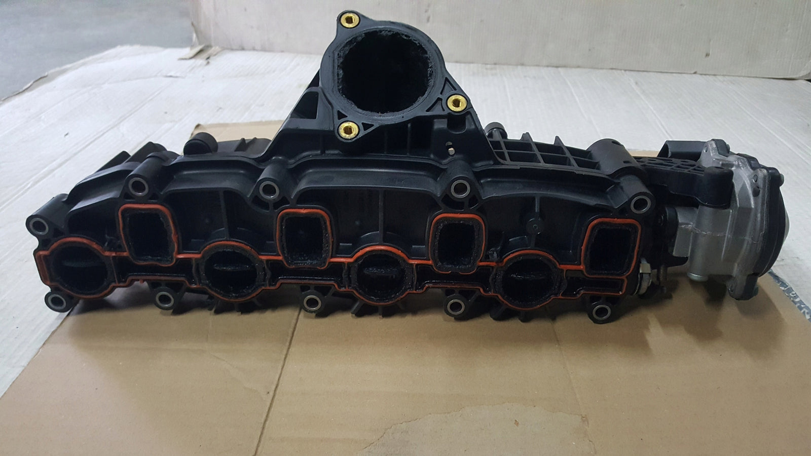 Kolektor ssący VW AUDI SEAT SKODA 2.0 TDI 03L129711AG 03L129086 demontaż