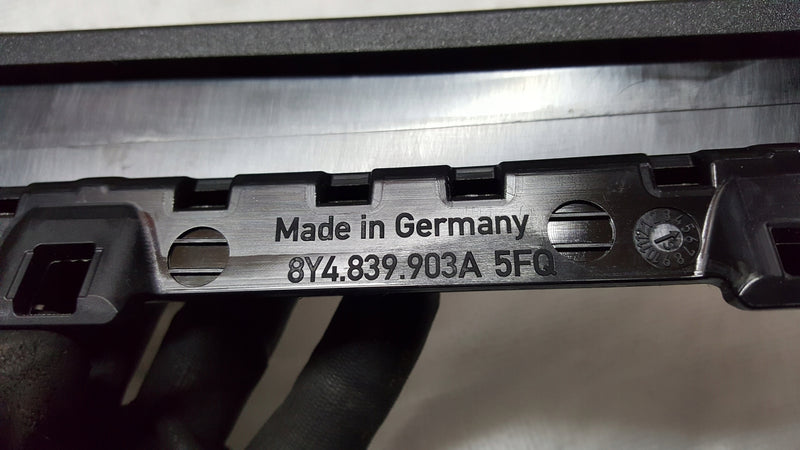 Osłona słupka C listwa drzwi AUDI A3 8Y4839903A