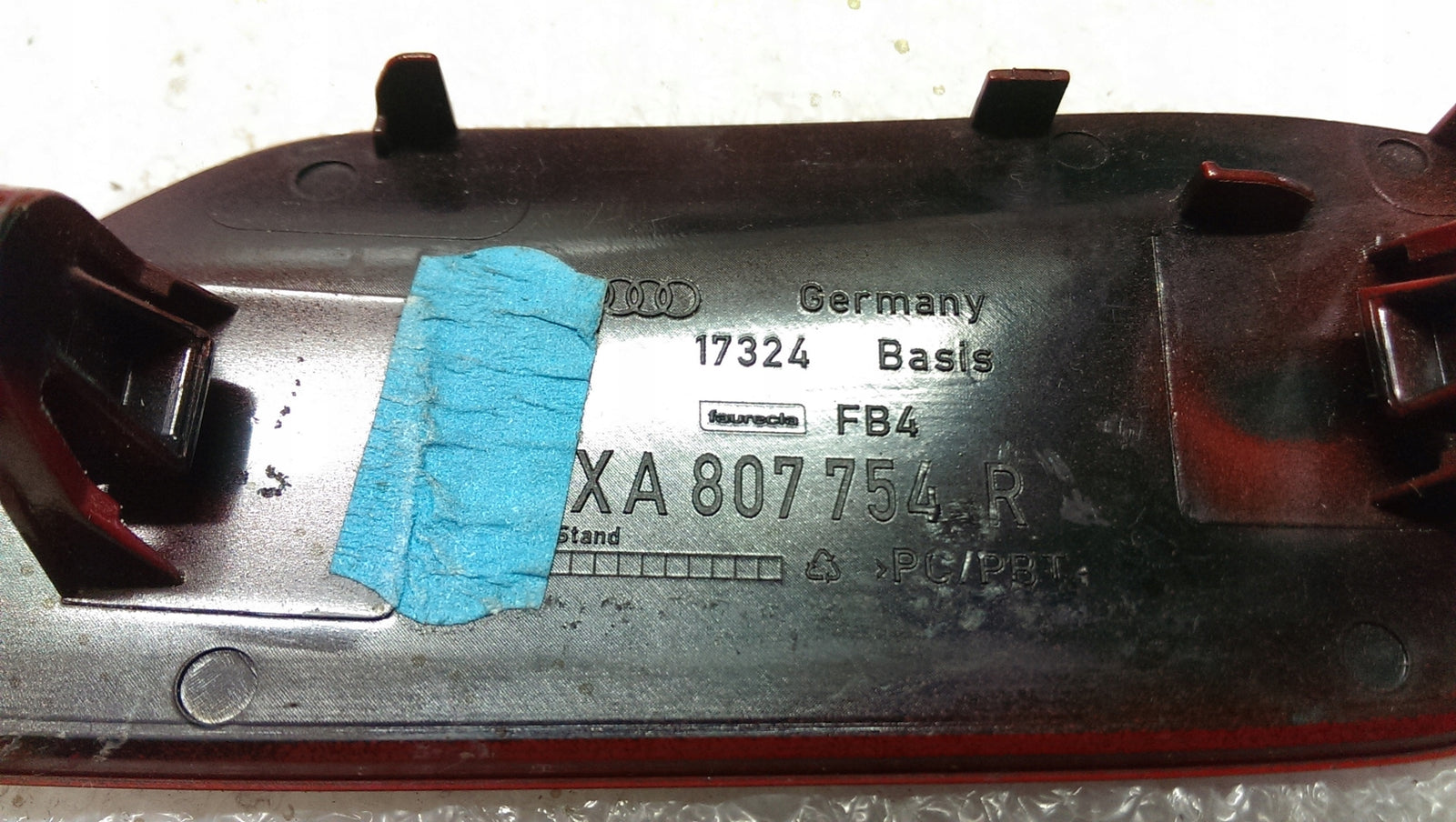 Zaślepki spryskiwaczy LE+PR AUDI A1 8XA807753/754