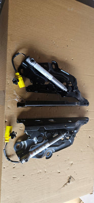 NOWE ORYGINALNE zawiasy maski L+P Audi A6 C8 4K0823301A 4K0823302A + naboje