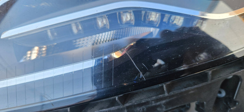 Le xenon Audi A4 S4 RS4 B8 2010r 8K0941003P wraz z platformą mocującą