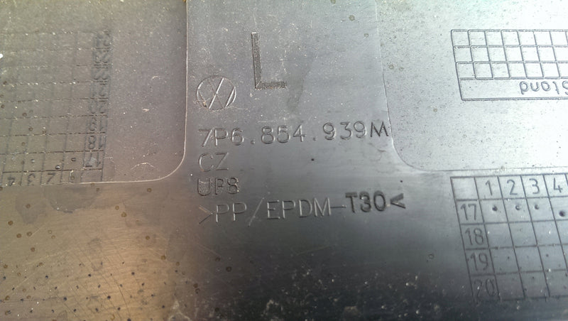 Listwa drzwi lewy przód VW TOUAREG 7P6854939M