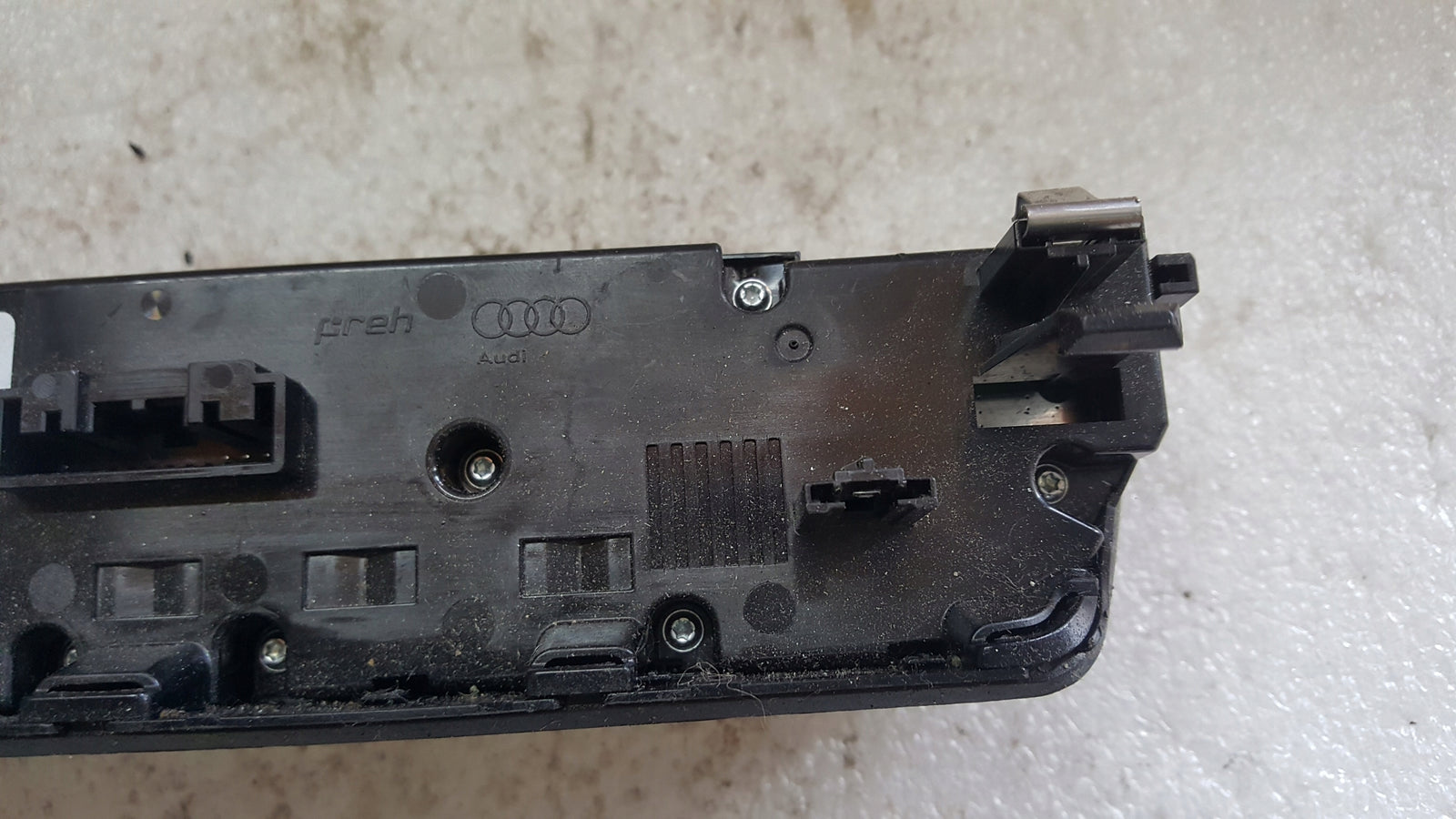 Panel klimatyzacji AUDI A3 8Y0820043A demontaż