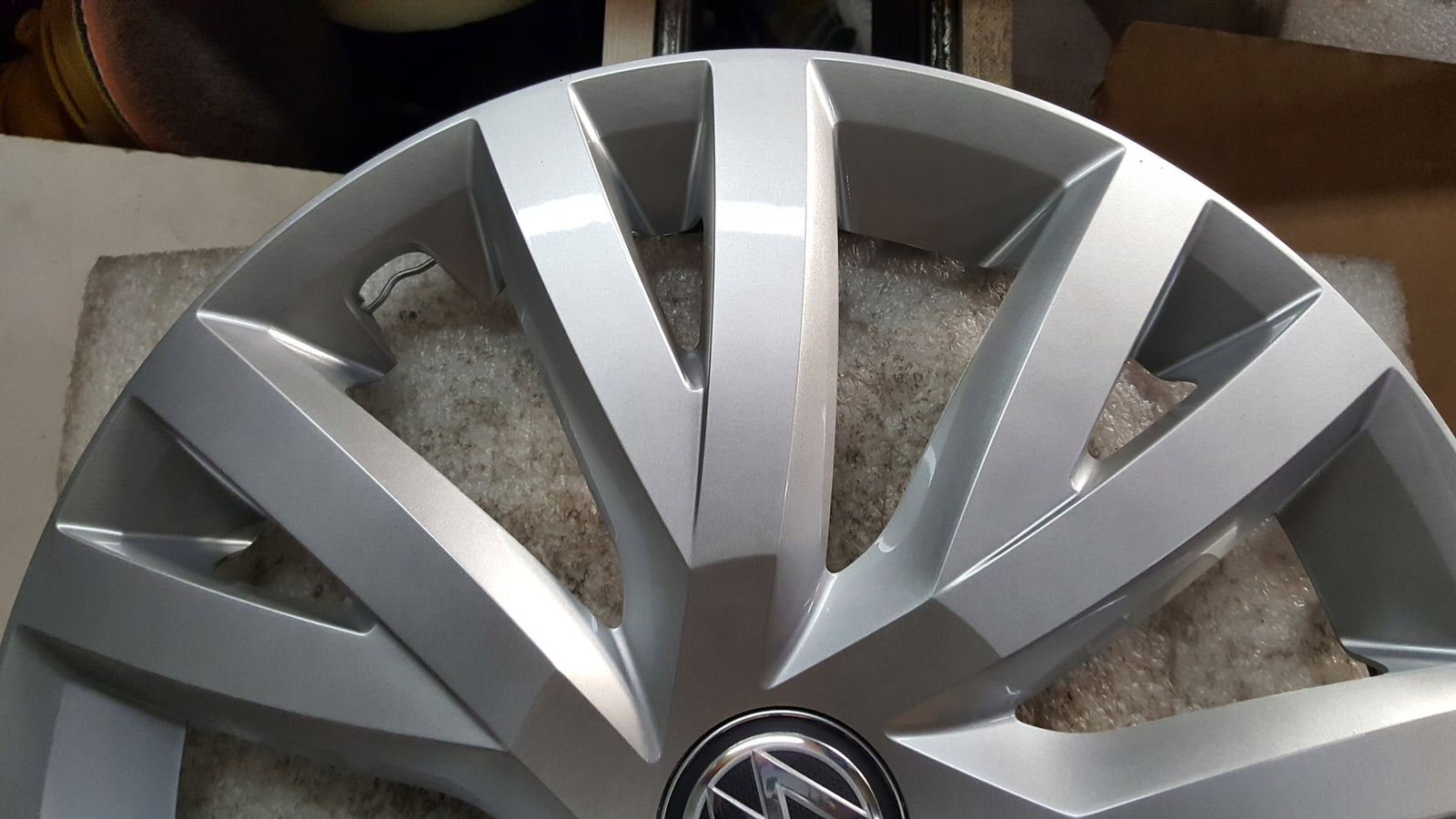 VW GOLF VII 7 5G0 KOŁPAK 16