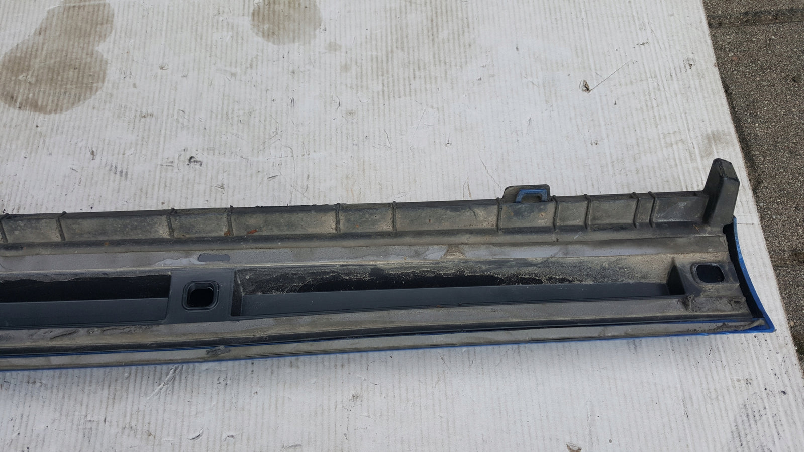 Listwa progowa prawa strona AUDI A3 cabrio 8V7853860