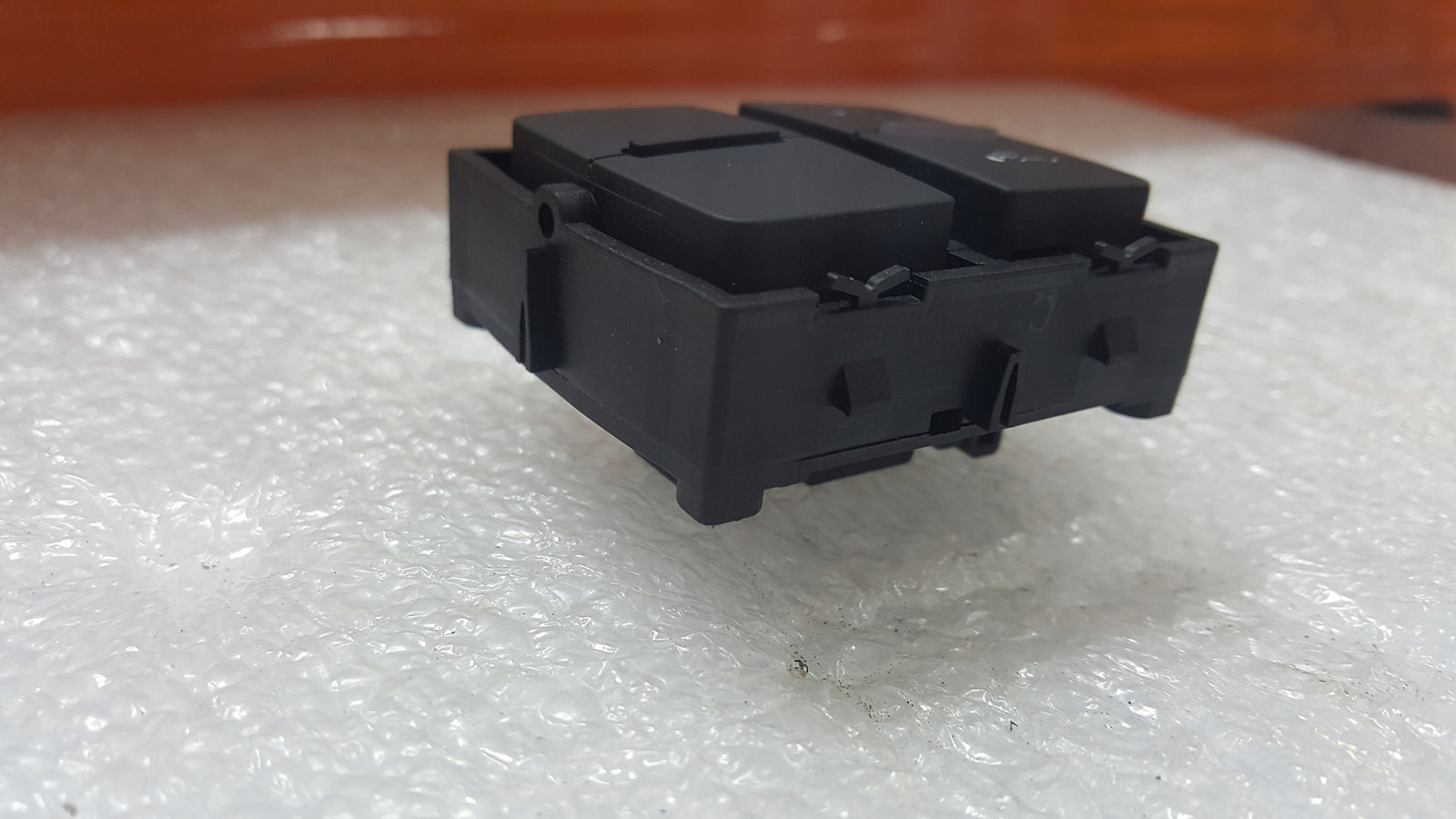 Przełącznik obniżania AUDI Q7 4M0959511E NOWY