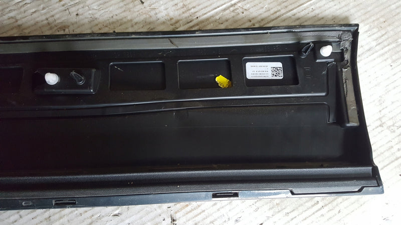 Listwa drzwi prawy tył AUDI Q2 S-LINE 81A853970A