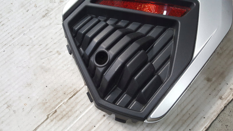 Kratka zderzaka lewy tył AUDI A1 82A807881A