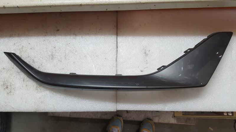 Listwa zderzaka przedniego prawa strona SEAT ATECA 575853712A demontaż