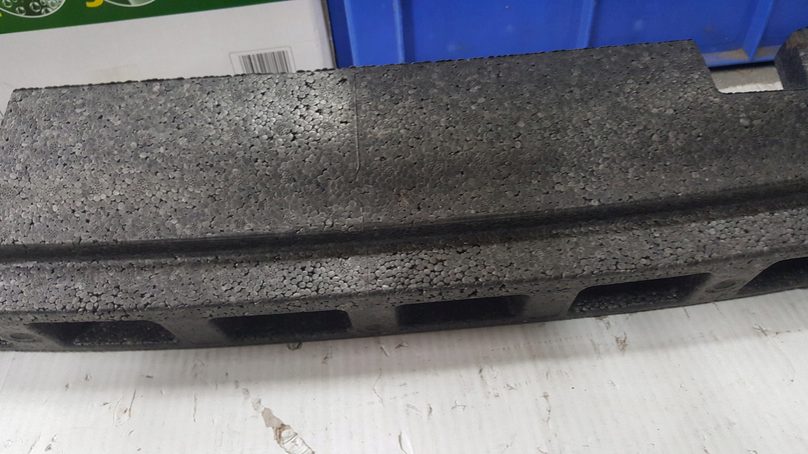 Absorber zderzaka przedniego VW CADDY 2K5807248B demontaż oryginał