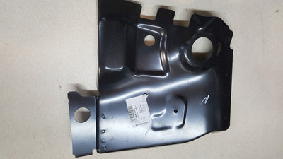 Audi A4 B9 - przednie prawe nadkole, tylne przedłużenie fartucha 8W0806290A