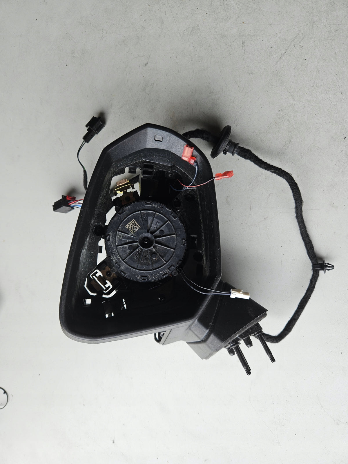 Pr Lusterko zewn AUDI Q2 81B857410C 14 pin+2 IDEAŁ