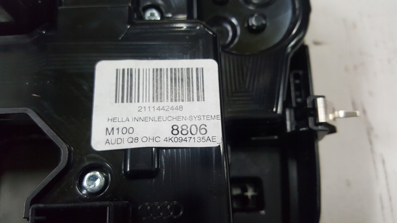 Lampka podsufitki AUDI 4K0947135AE demontaż