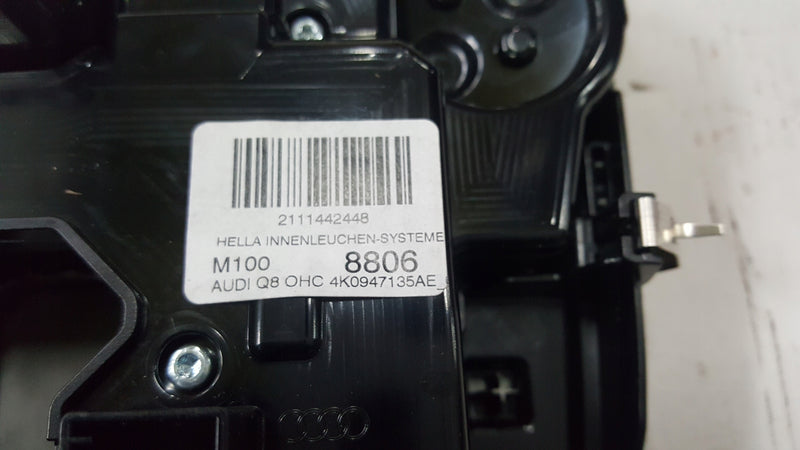 Lampka podsufitki AUDI 4K0947135AE demontaż
