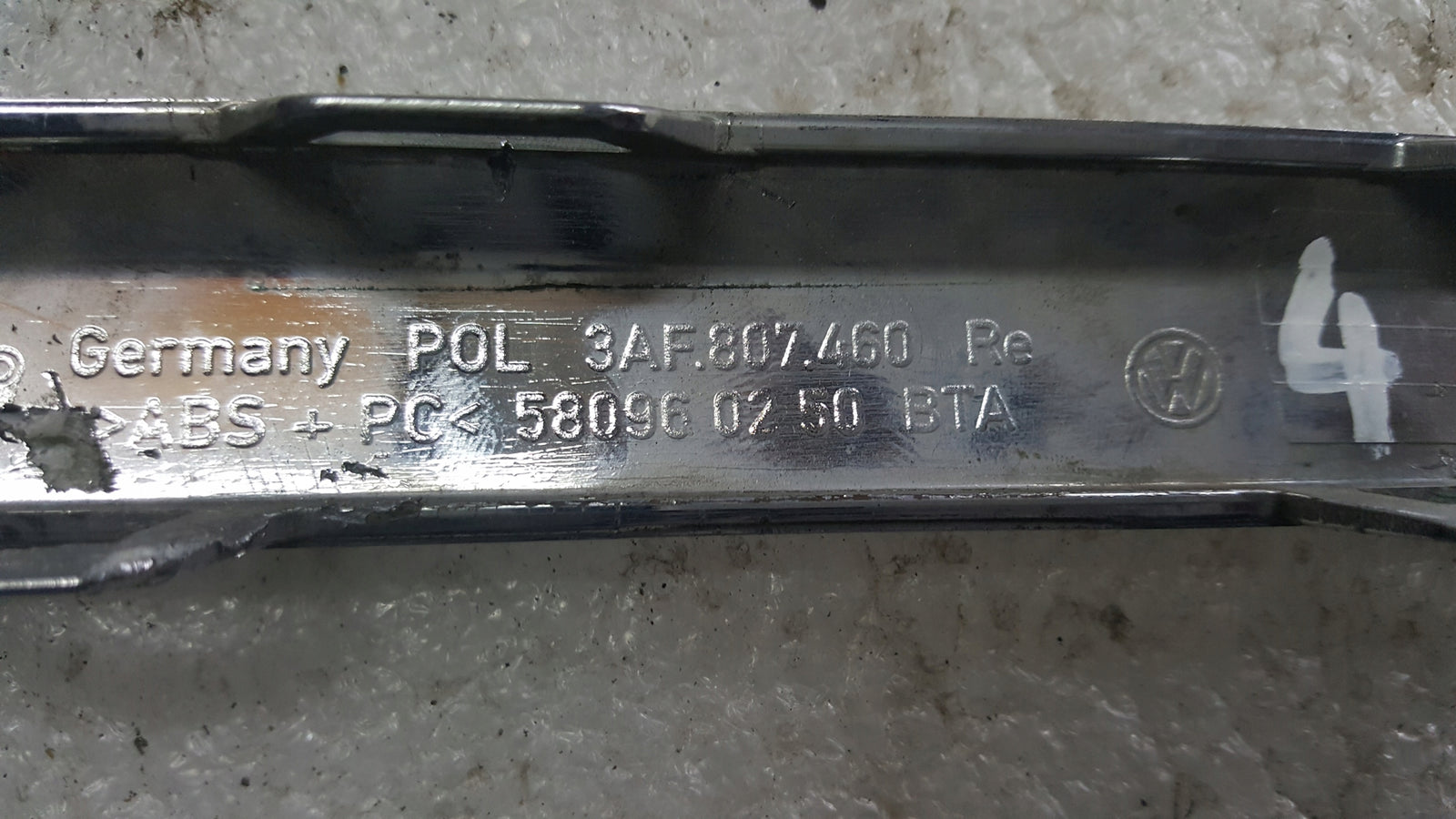 VW PASSAT B7 3AF 10-14 LISTWA CHROM ZDERZAKA PRAWA TYLNA TYŁ 3AF807460