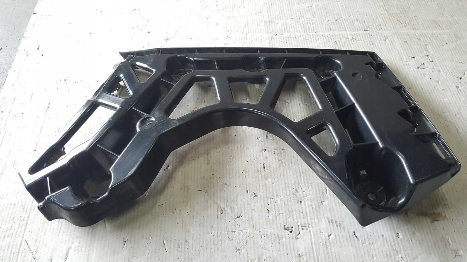 Ślizgi zderzaka przedniego lewy+prawy SKODA ENYAQ 5LG807393 5LG807394