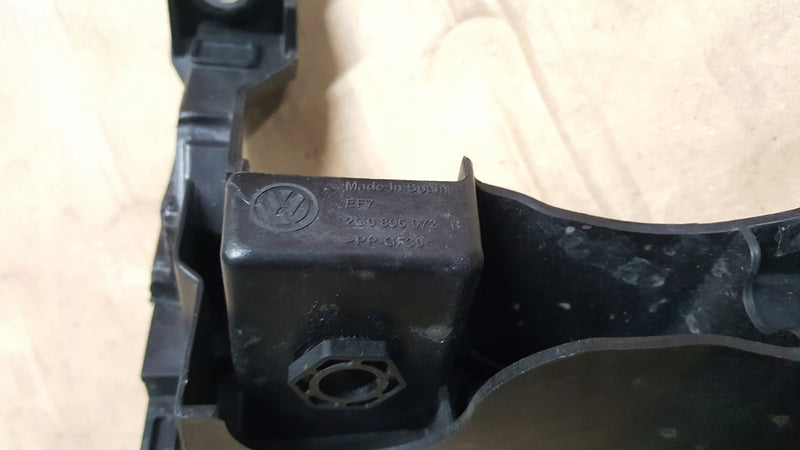 VW POLO VI 6 MOCOWANIE UCHWYT LAMPY PRAWY PRAWE PRZÓD PRZEDNIE 2G0805072B