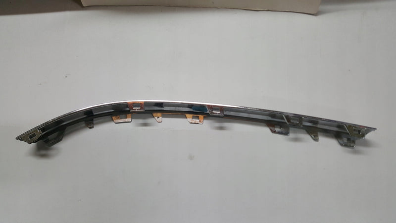 Listwa chrom zderzaka przedniego lewa strona VW TOUAREG 7P6853253 demontaż