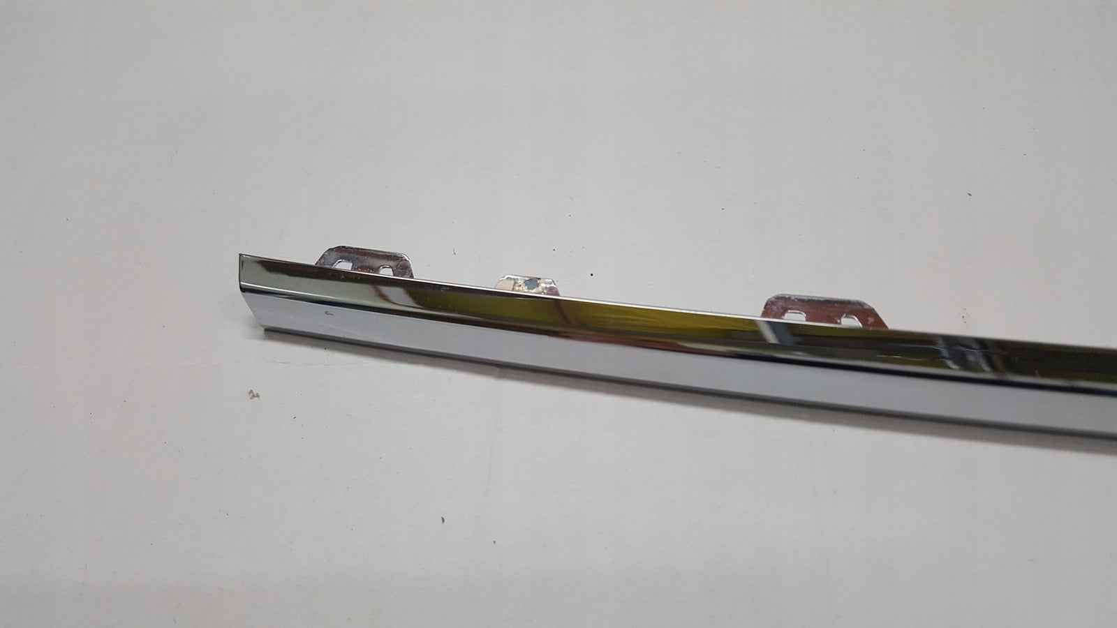 NOWA ORYGINALNA listwa chrom grilla przód prawa strona VW T6 7LA853842