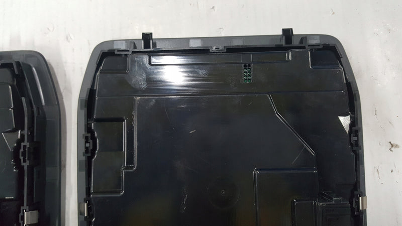 Lampka podsufitki AUDI Q4 89A959569 demontaż