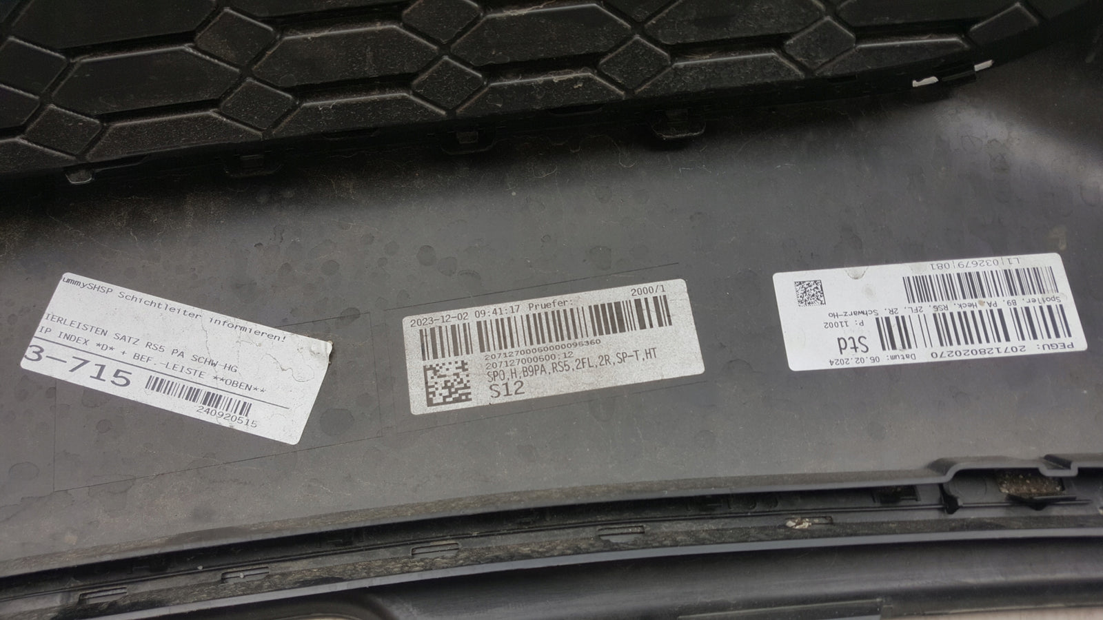 Dokładka dyfuzor spoiler zderzaka tylnego AUDI RS5 8W6807521AL demontaż