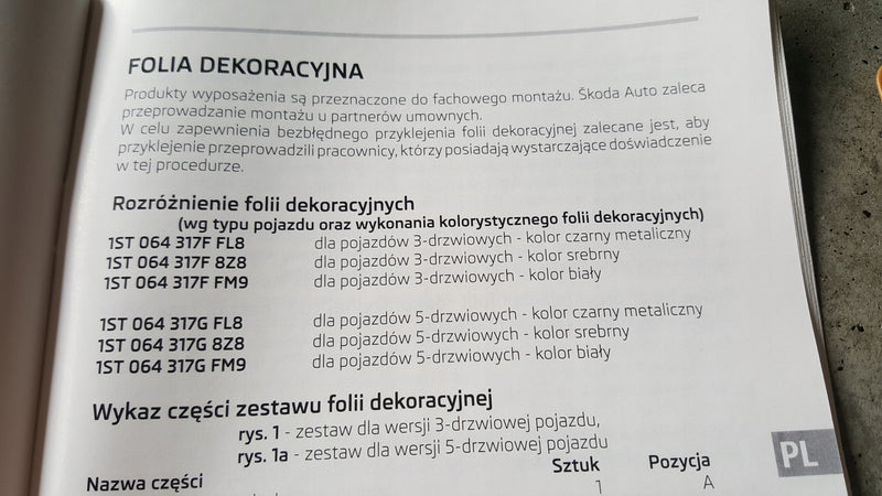 Folia dekoracyjna czarna SKODA CITIGO 1ST064317G