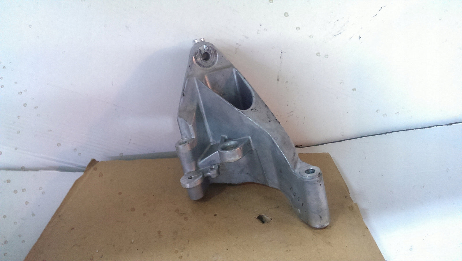 łapa silnika VW CRAFTER 2.5 TDI 076199307 ORYGINAŁ