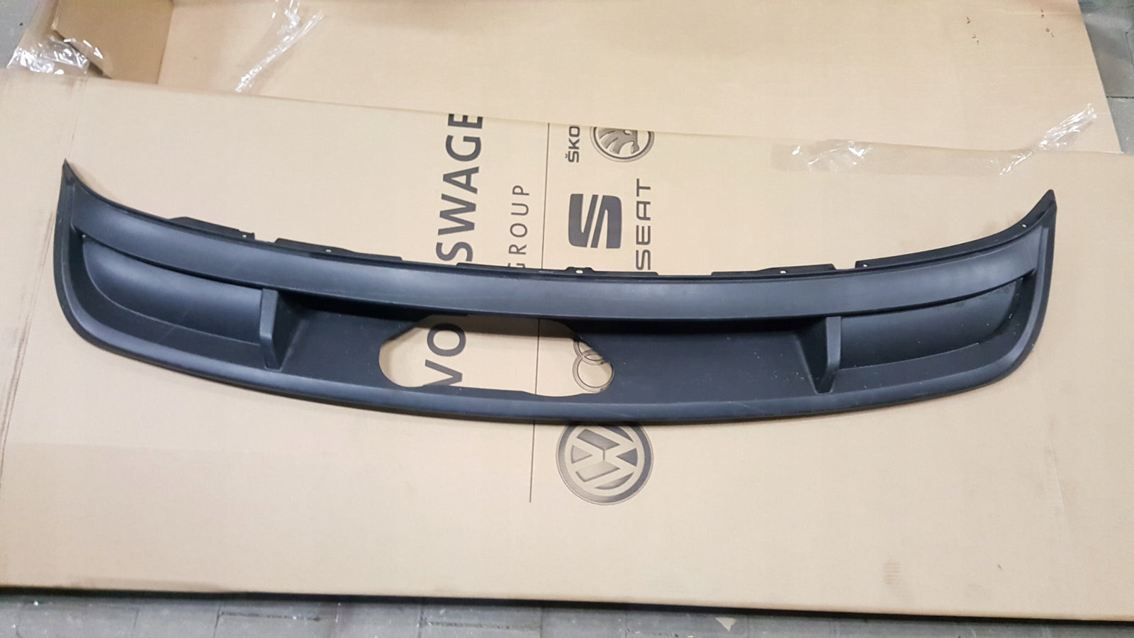 VW SHARAN II 7N0807521C DYFUZOR ZDERZAKA TYŁ ORYG
