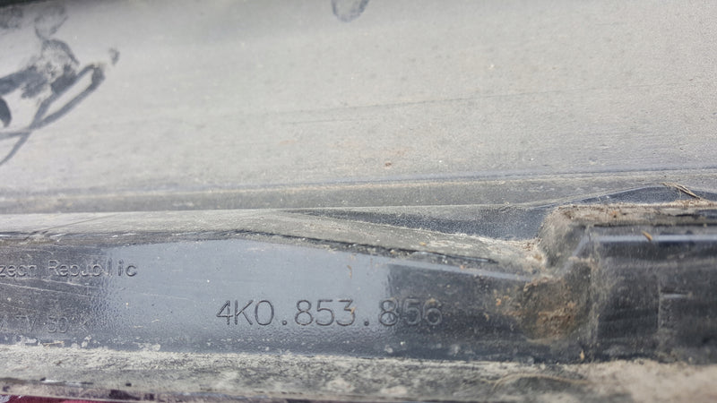 Listwa progowa prawa AUDI A6 (C8) 4K0853856 demontaż