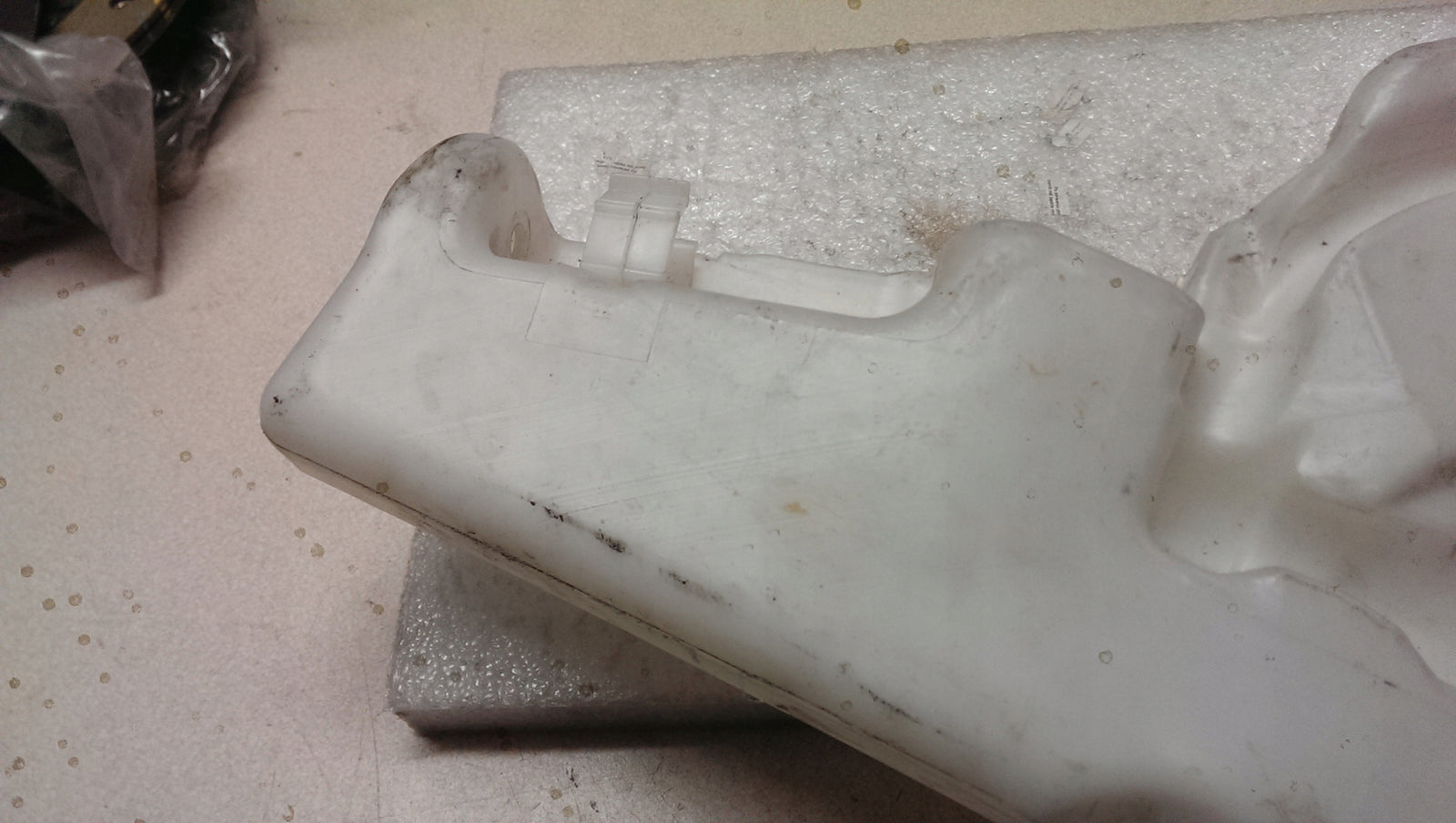 Zbiornik płynu spryskiwaczy AUDI A5 A4 8T0955453C