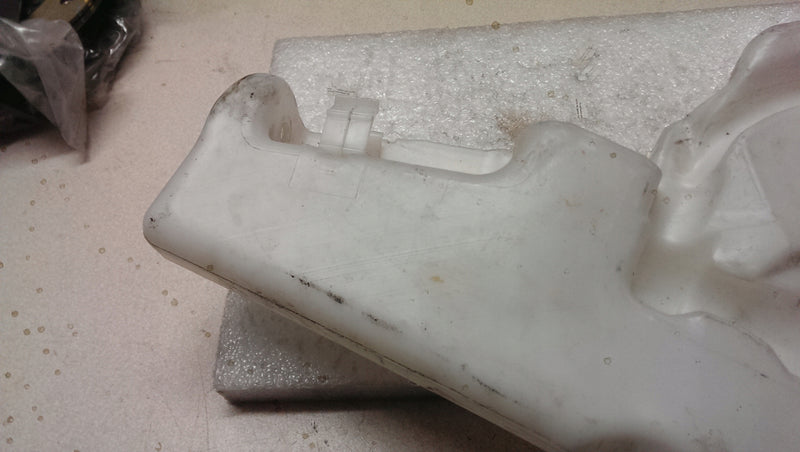 Zbiornik płynu spryskiwaczy AUDI A5 A4 8T0955453C