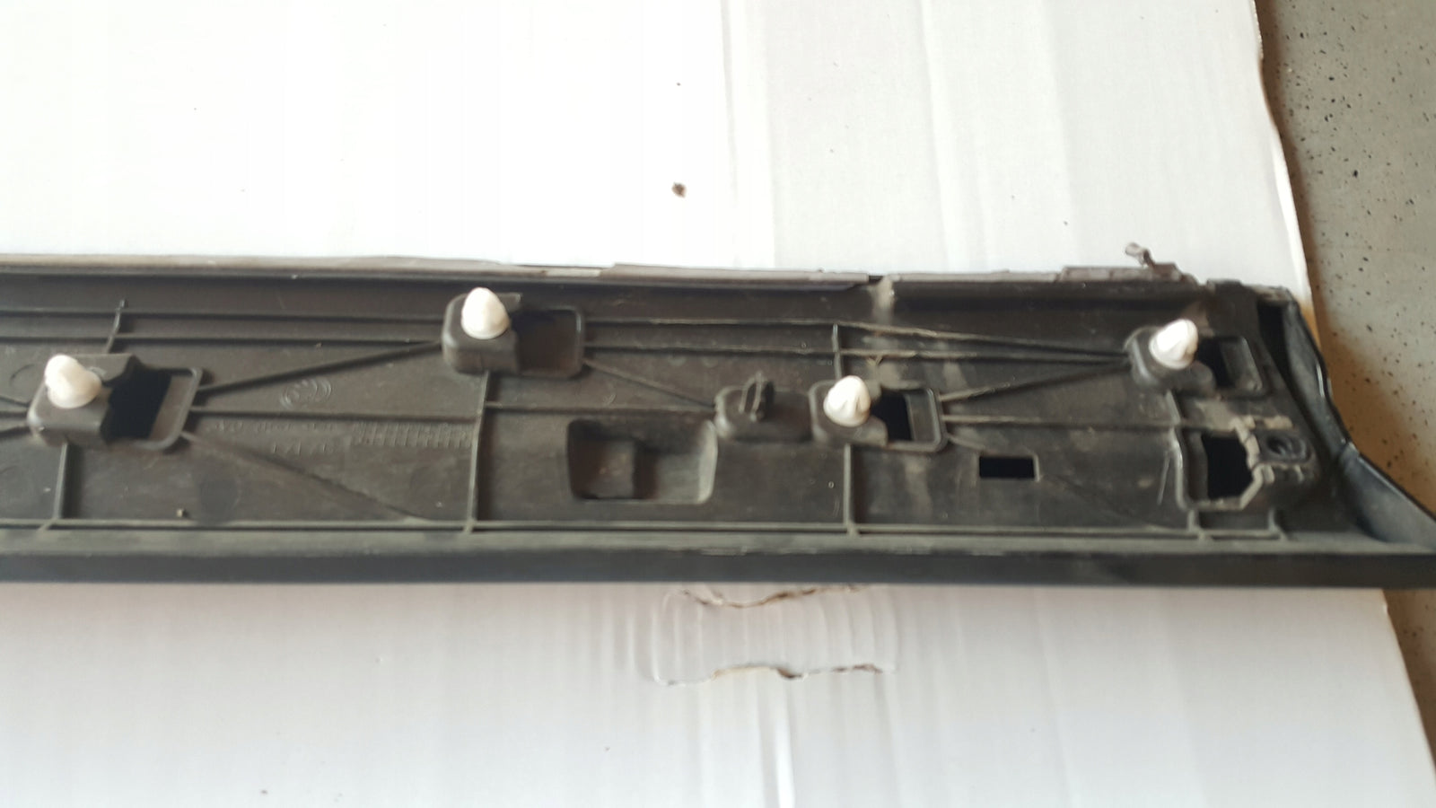 Listwa drzwi prawy przód SKODA SUPERB 3 3V0854940