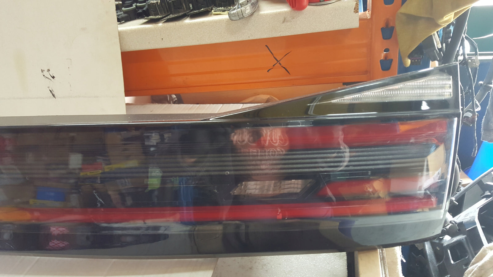 Lampa blenda klapy bagażnika VW TIAGO 2G7945093 demontaż