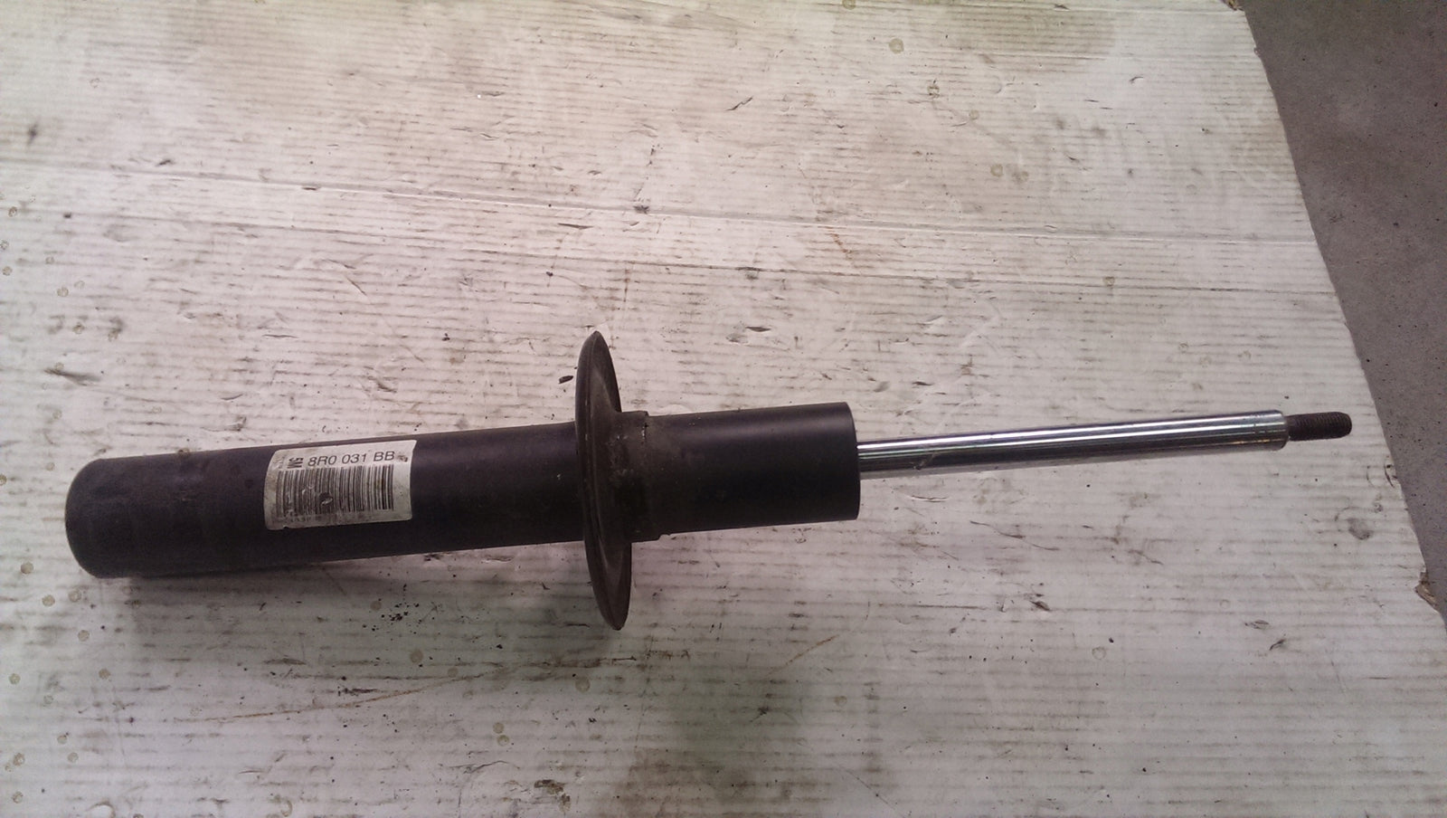 Amortyzator przód AUDI Q5 8R0413031BB demontaż