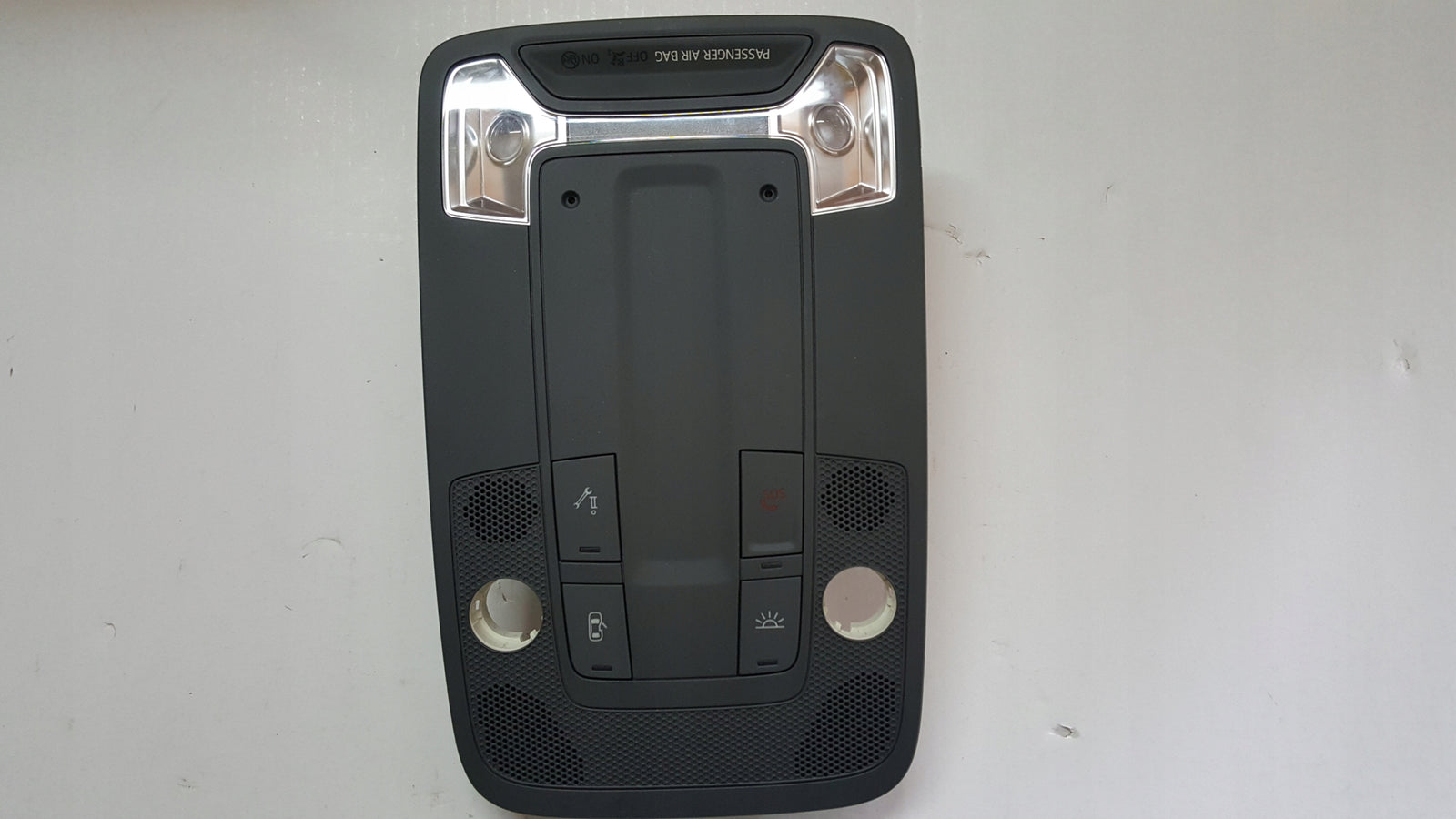 Lampka podsufitki AUDI A3 8Y0947135E AZ3 demontaż