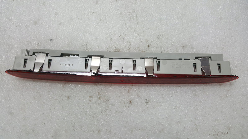 Trzecie światło stop VW GOLF VII cabrio T-ROC cabrio 5K7945087A demontaż