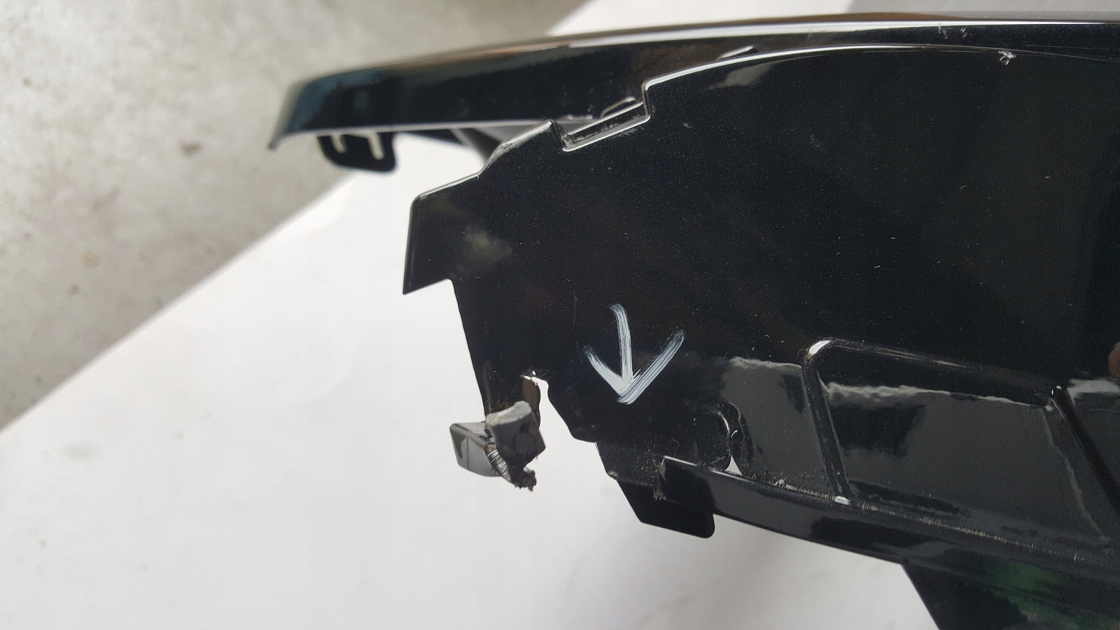 Narożnik zderzaka lewy przód AUDI RS3 8Y0807437M demontaż