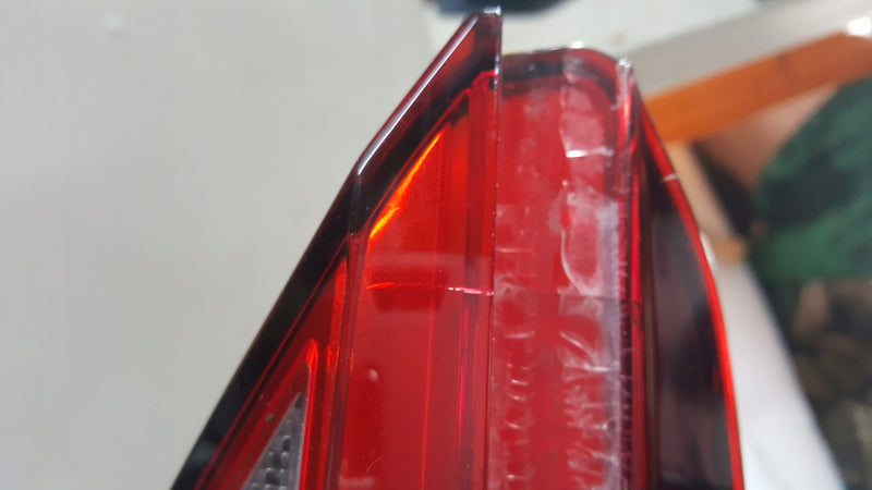 Tylna prawa lampa LED w klapę AUDI A6 C8 sedan 4K5945076 demontaż