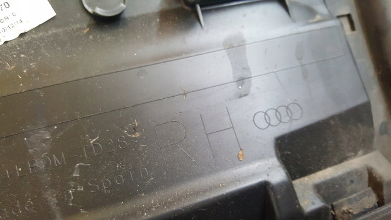 Listwa drzwi prawy tył AUDI Q3 8U0853970D demontaż