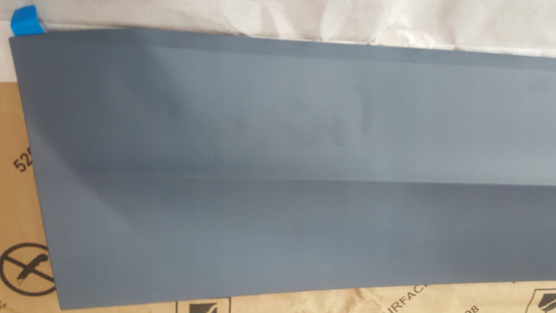 Listwa drzwi PR tył VW TOUAREG III 760854950D NOWA
