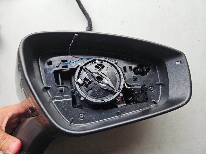 Pr Lusterko zewn Skoda Enyaq Vw ID.4 5LB857408P