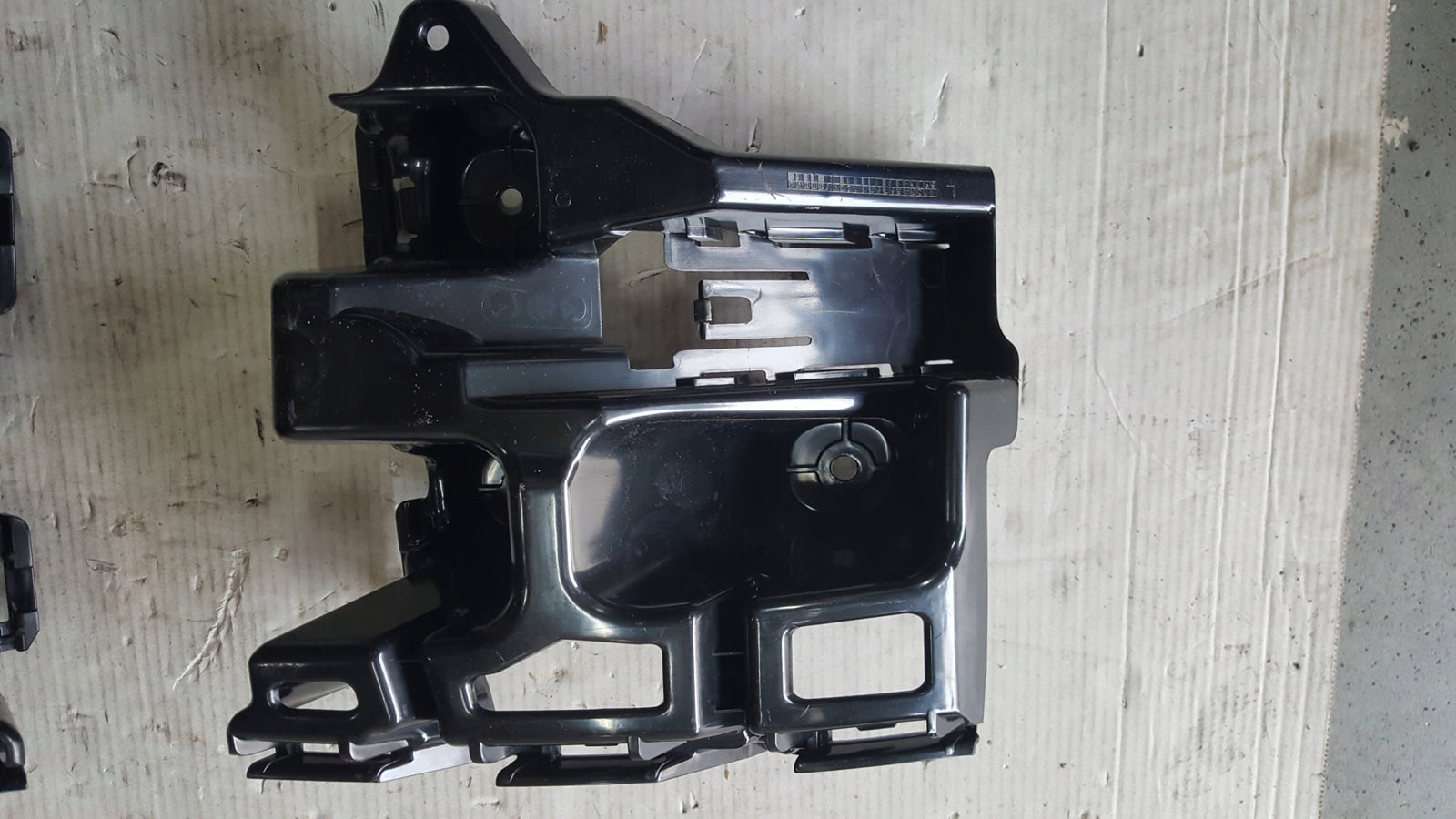 Ślizgi zderzaka tylnego lewy+prawy SKODA ENYAQ 5LG807393A 5LG807394A