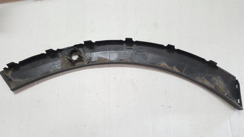 Listwa błotnika prawy przód SEAT ARONA 6F9854828 demontaż