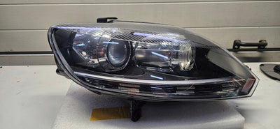 5M1941752B Pr IDEAŁ xenon skrętny Vw Golf 6 Plus LIFT 2013r